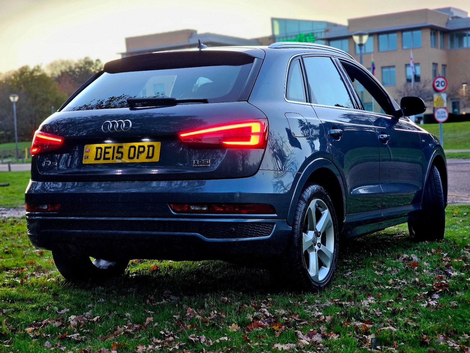 Used Audi Q3 2015 for sale - 76669920: Photo 2
