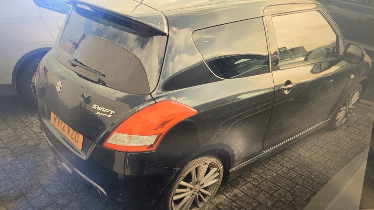 Used Suzuki Swift 2012 for sale - 77513919: Photo 2