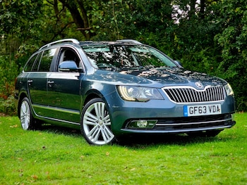 Used Skoda Superb 2013 for sale - 76041126: Photo