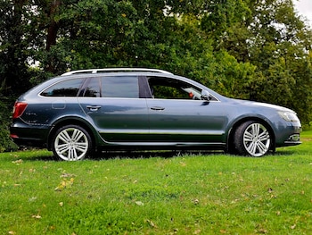 Used Skoda Superb 2013 for sale - 76041126: Photo