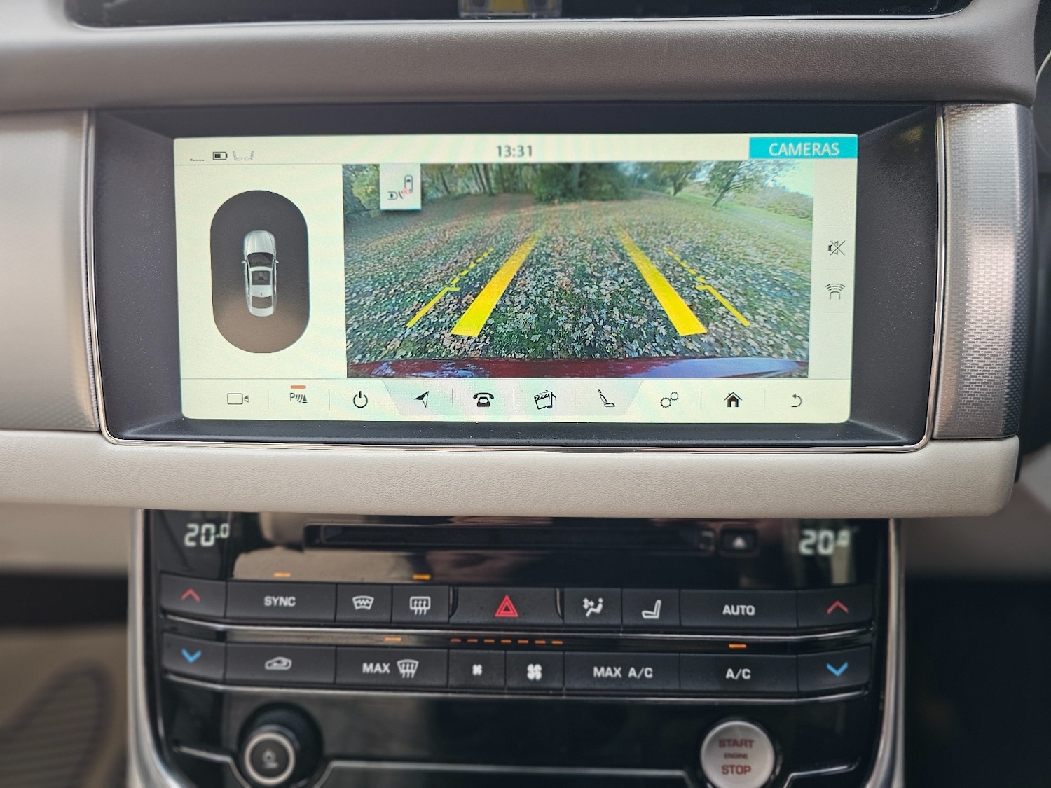 Used Jaguar XF 2017 for sale - 76554751: Photo 16