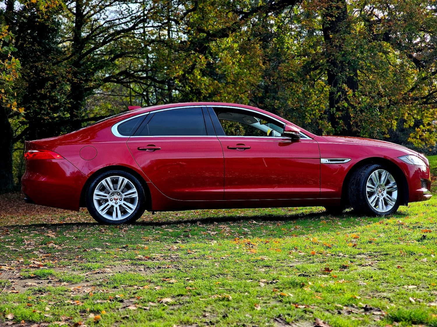 Used Jaguar XF 2017 for sale - 76554751: Photo 3