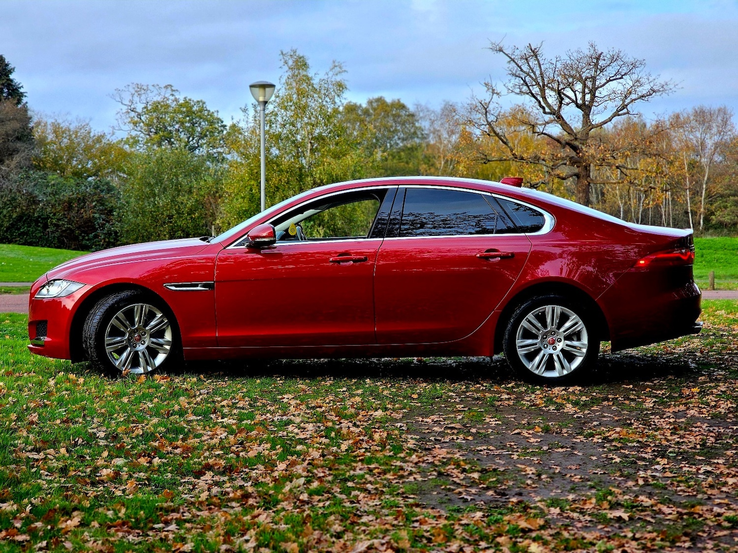 Used Jaguar XF 2017 for sale - 76554751: Photo 4