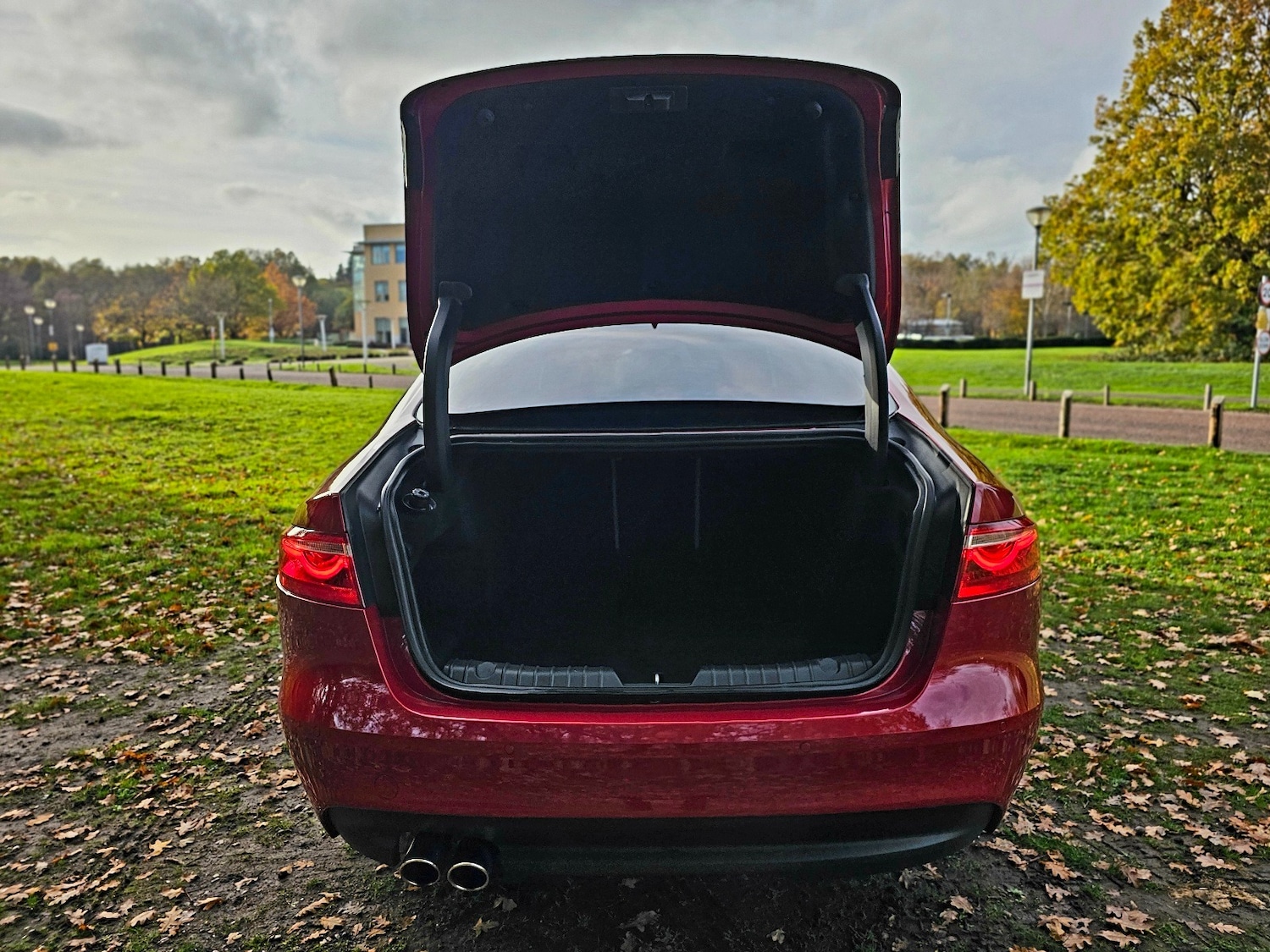 Used Jaguar XF 2017 for sale - 76554751: Photo 9