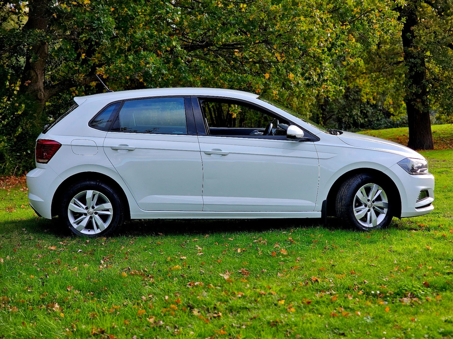 Used Volkswagen Polo 2018 for sale - 76382763: Photo 3