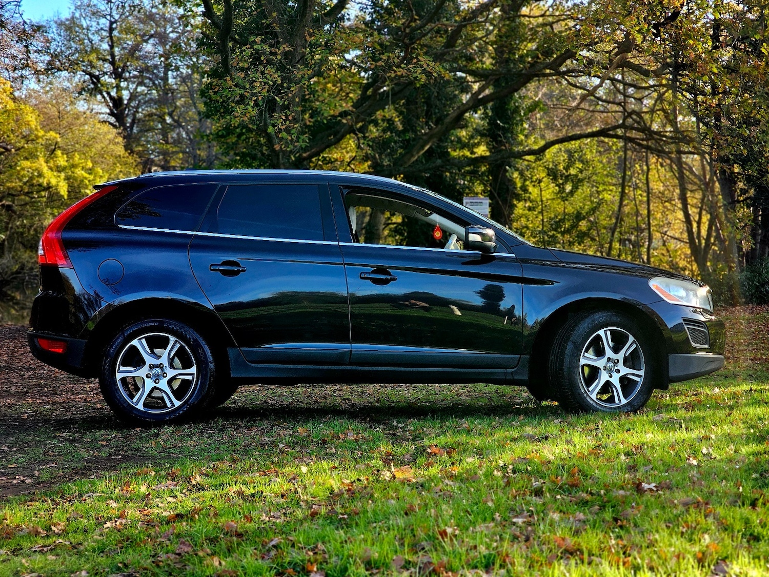 Used Volvo XC60 2011 for sale - 76707197: Photo 3