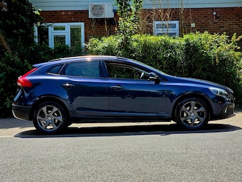 Used Volvo V40 2014 for sale - 78899951: Photo