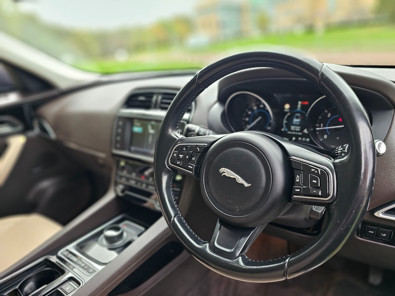 Used Jaguar F-Pace 2016 for sale - 76379596: Photo 10