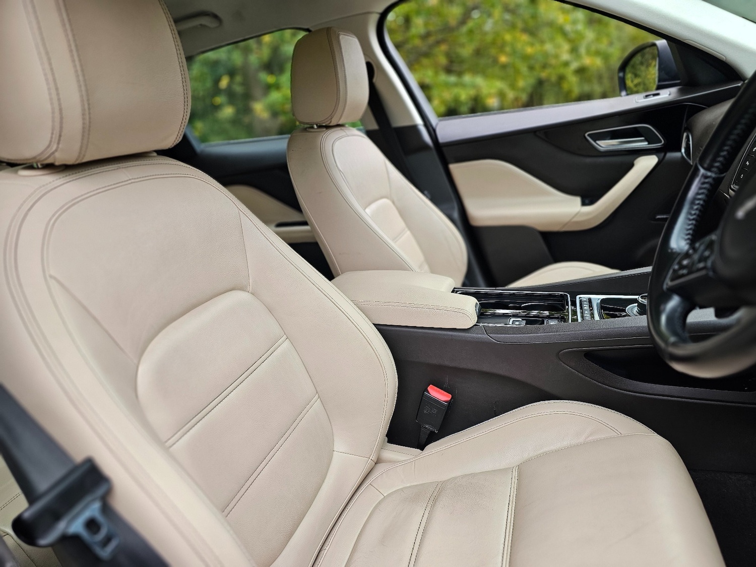 Used Jaguar F-Pace 2016 for sale - 76379596: Photo 11