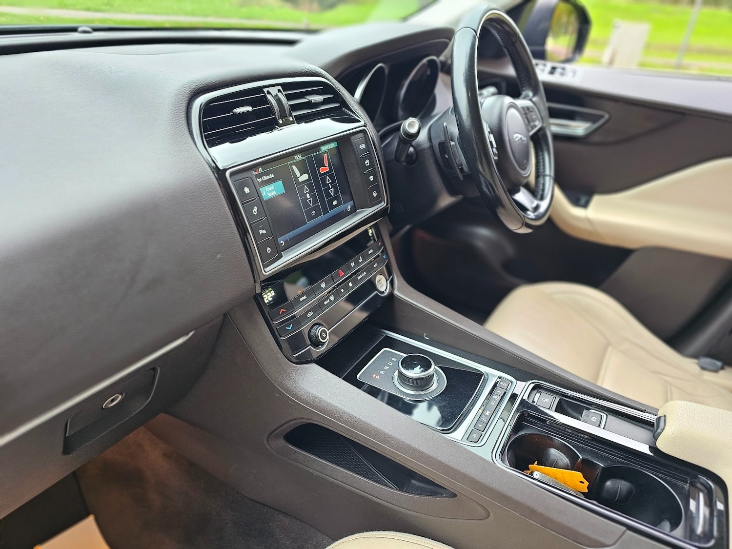 Used Jaguar F-Pace 2016 for sale - 76379596: Photo 12