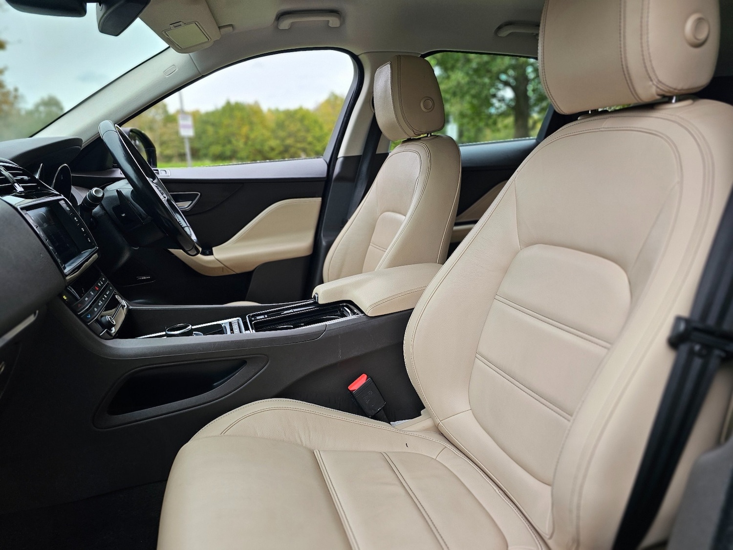 Used Jaguar F-Pace 2016 for sale - 76379596: Photo 13