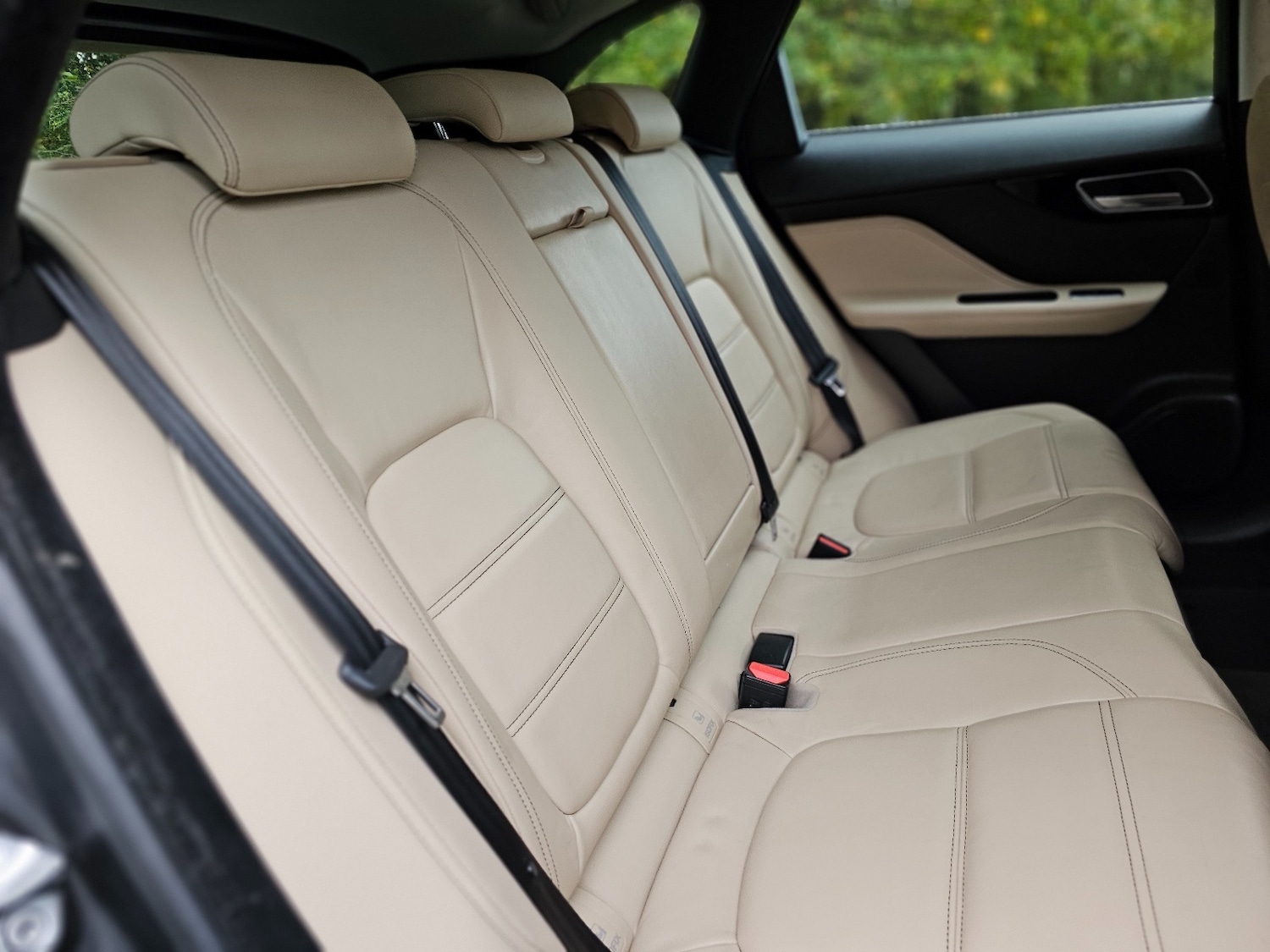 Used Jaguar F-Pace 2016 for sale - 76379596: Photo 14