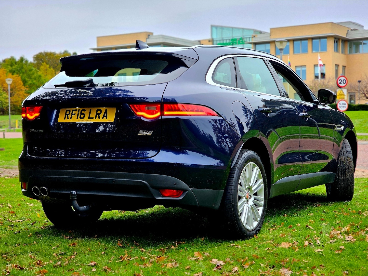 Used Jaguar F-Pace 2016 for sale - 76379596: Photo 2