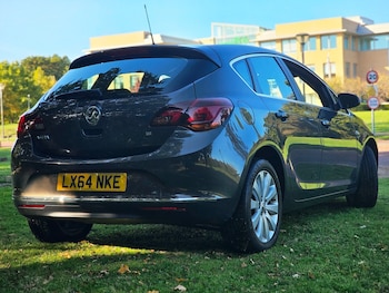 Used Vauxhall Astra 2014 for sale - 76212131: Photo 2