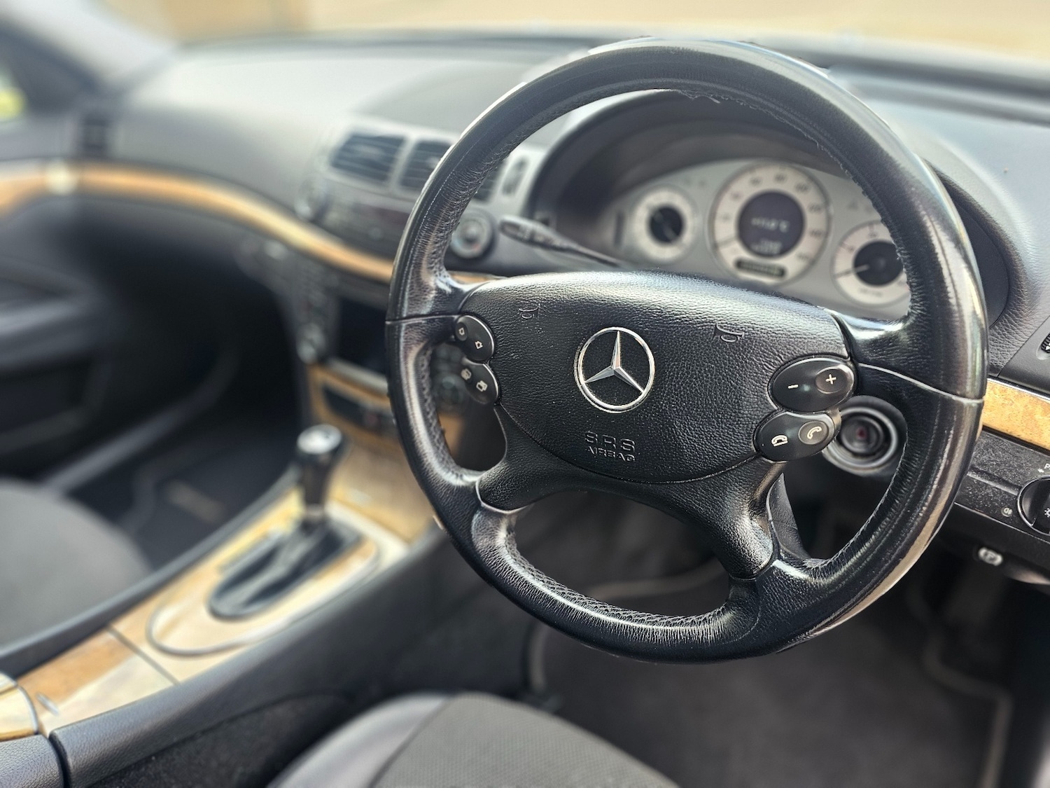 Used Mercedes-Benz E Class 2009 for sale - 76390296: Photo 10