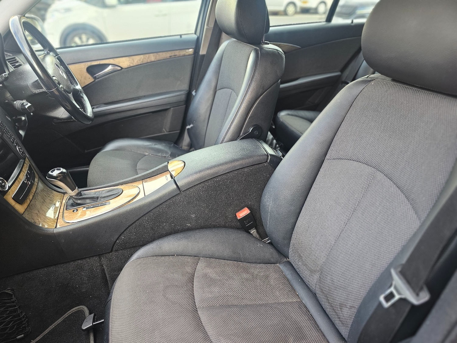 Used Mercedes-Benz E Class 2009 for sale - 76390296: Photo 14