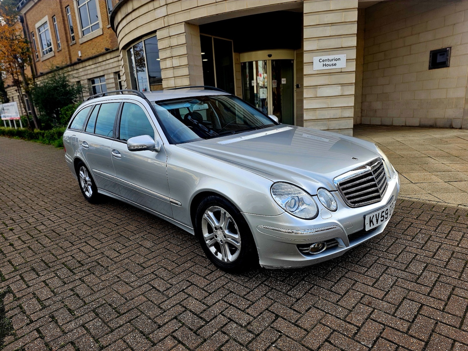 Used Mercedes-Benz E Class 2009 for sale - 76390296: Photo 4