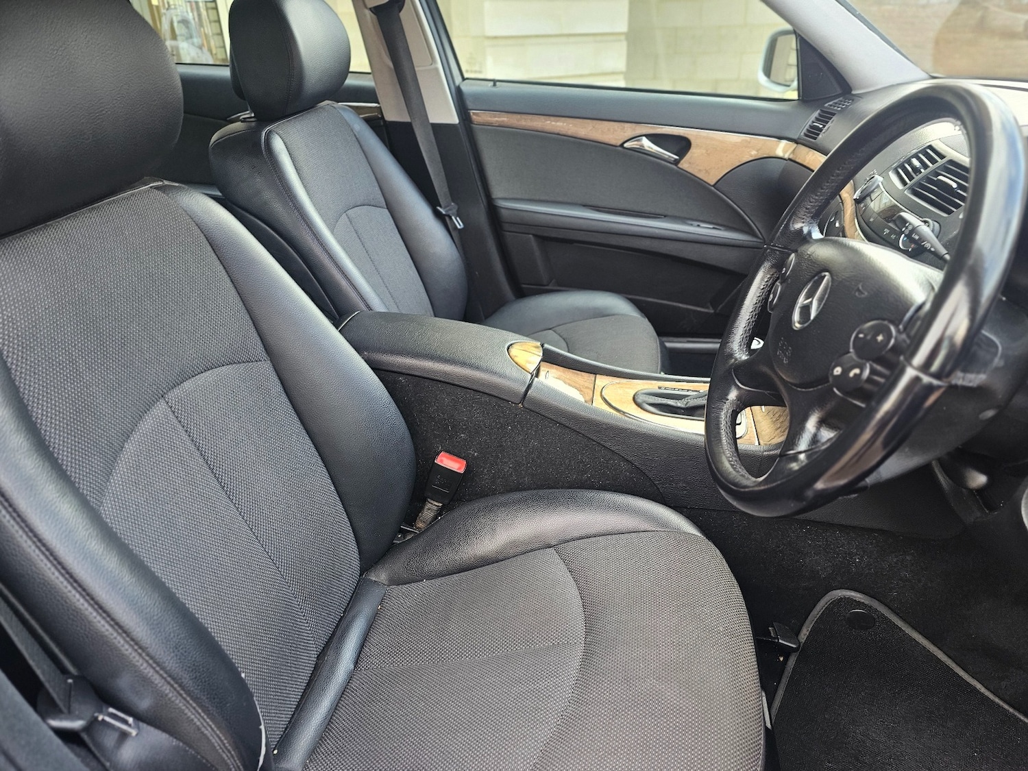 Used Mercedes-Benz E Class 2009 for sale - 76390296: Photo 9