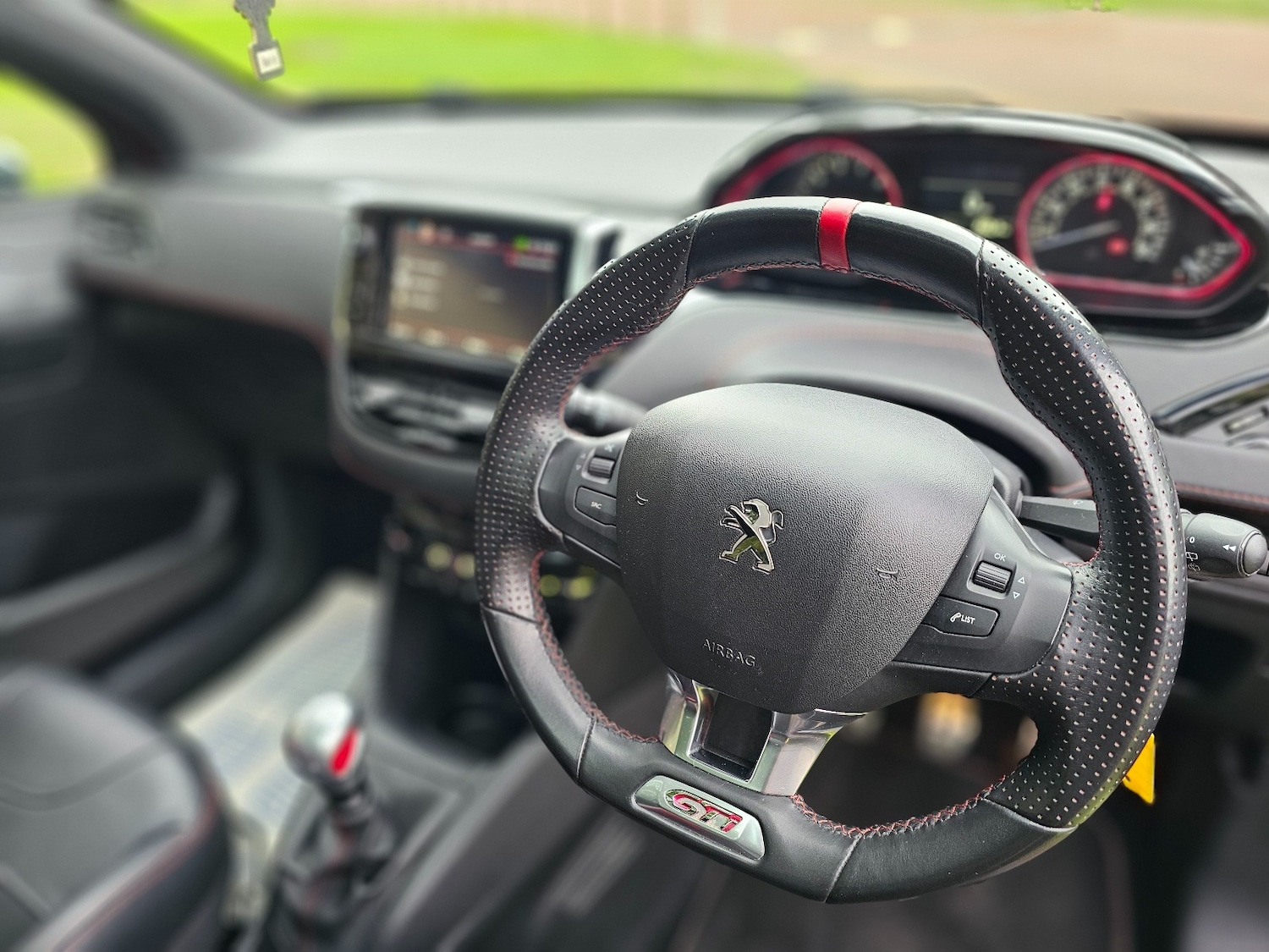 Used Peugeot 208 2017 for sale - 76379279: Photo 11