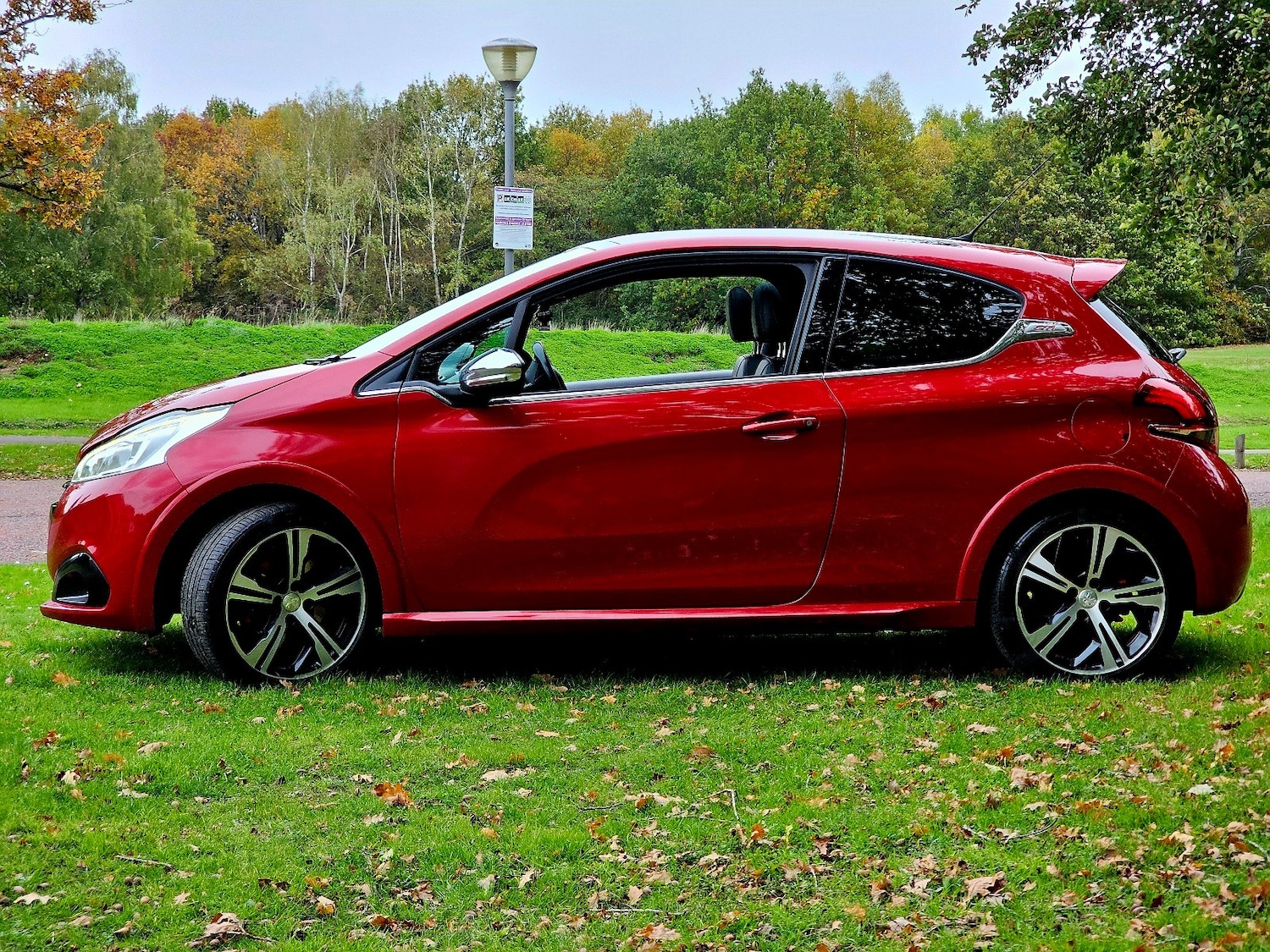 Used Peugeot 208 2017 for sale - 76379279: Photo 6