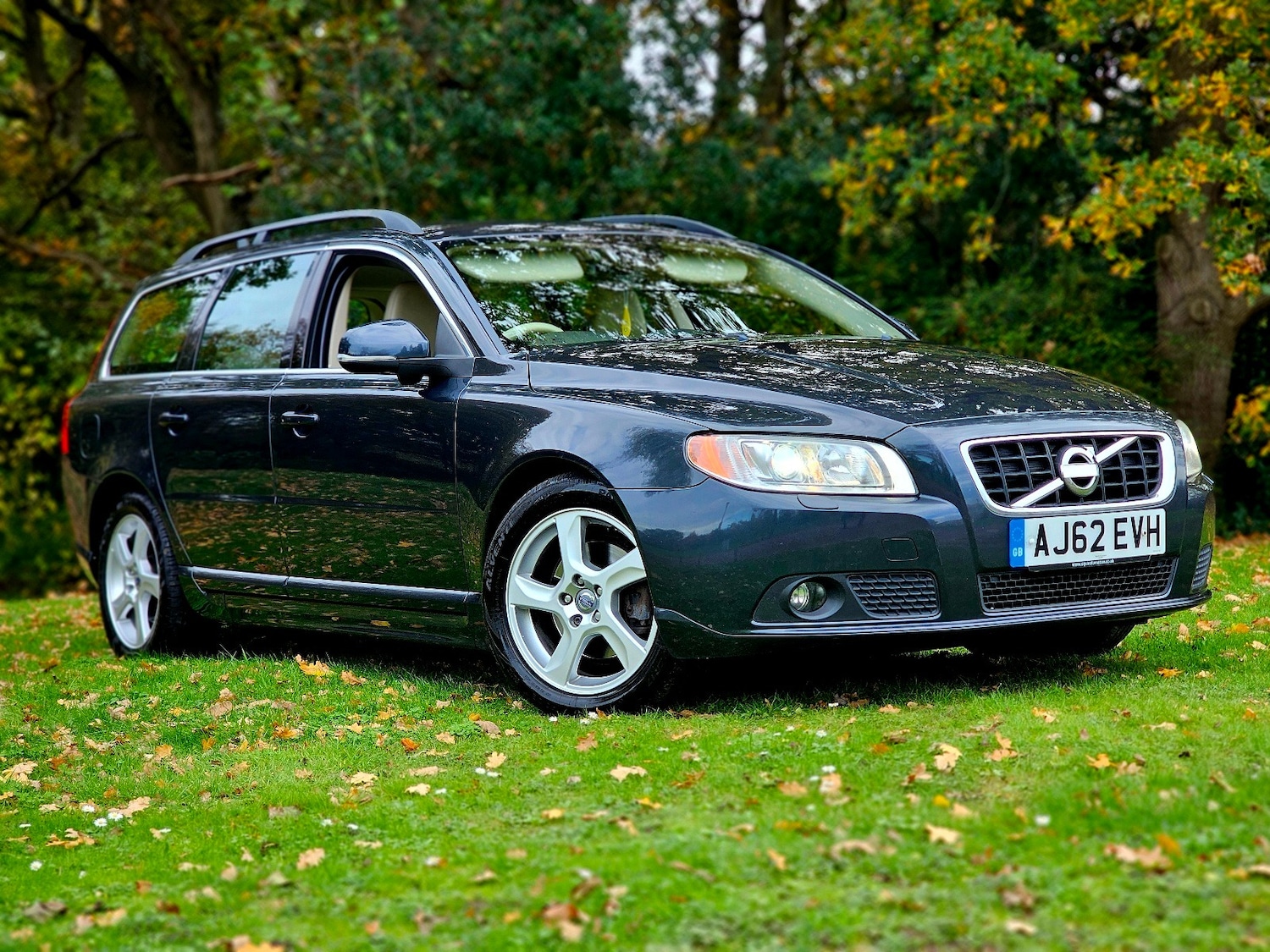Used Volvo V70 2013 for sale - 76477552: Photo 1