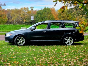 Used Volvo V70 2013 for sale - 76477552: Photo