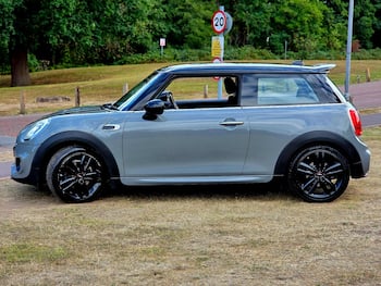 Used MINI Hatch 2018 for sale - 79679881: Photo