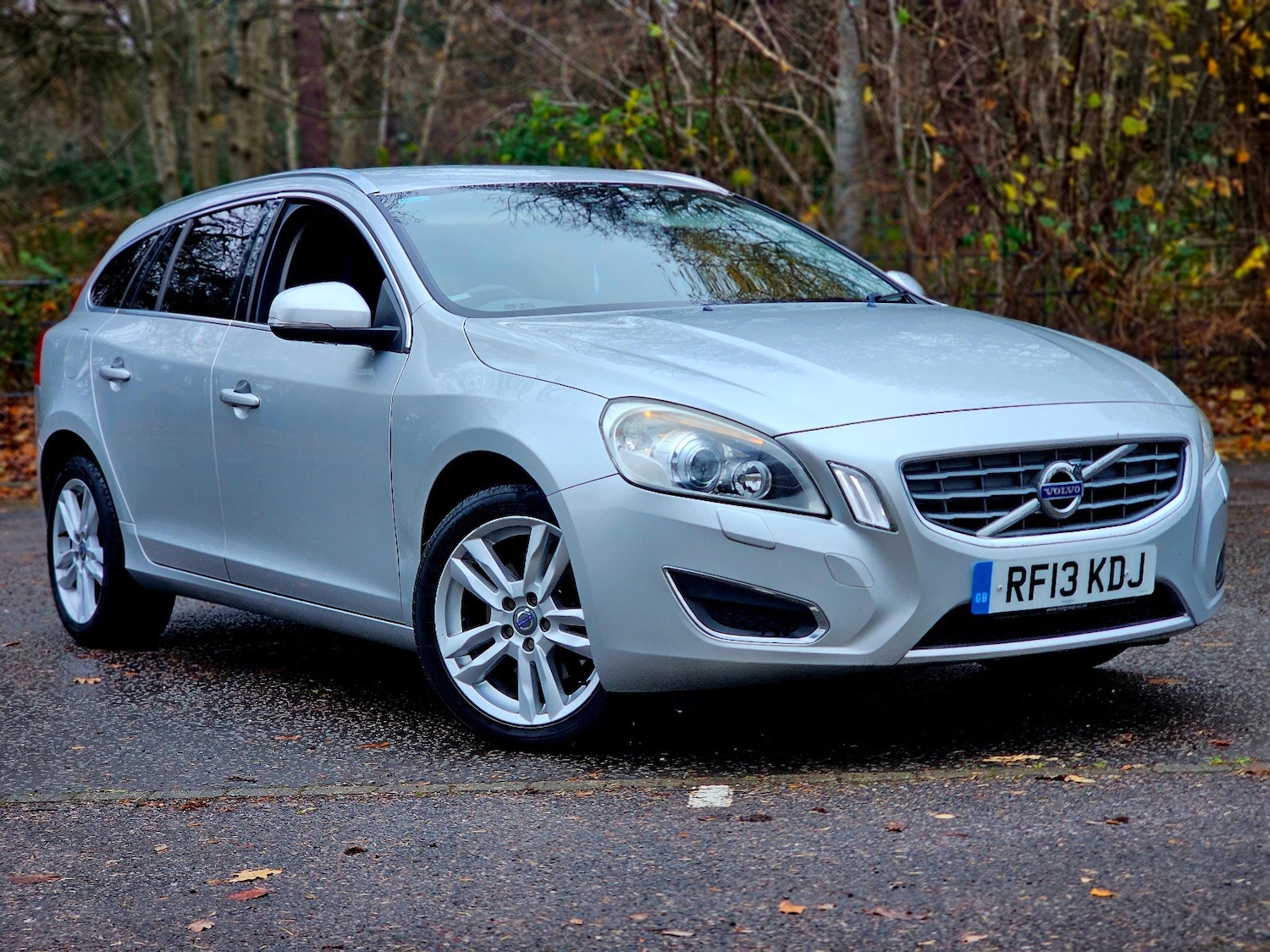 Used Volvo V60 2013 for sale - 76897209: Photo 1