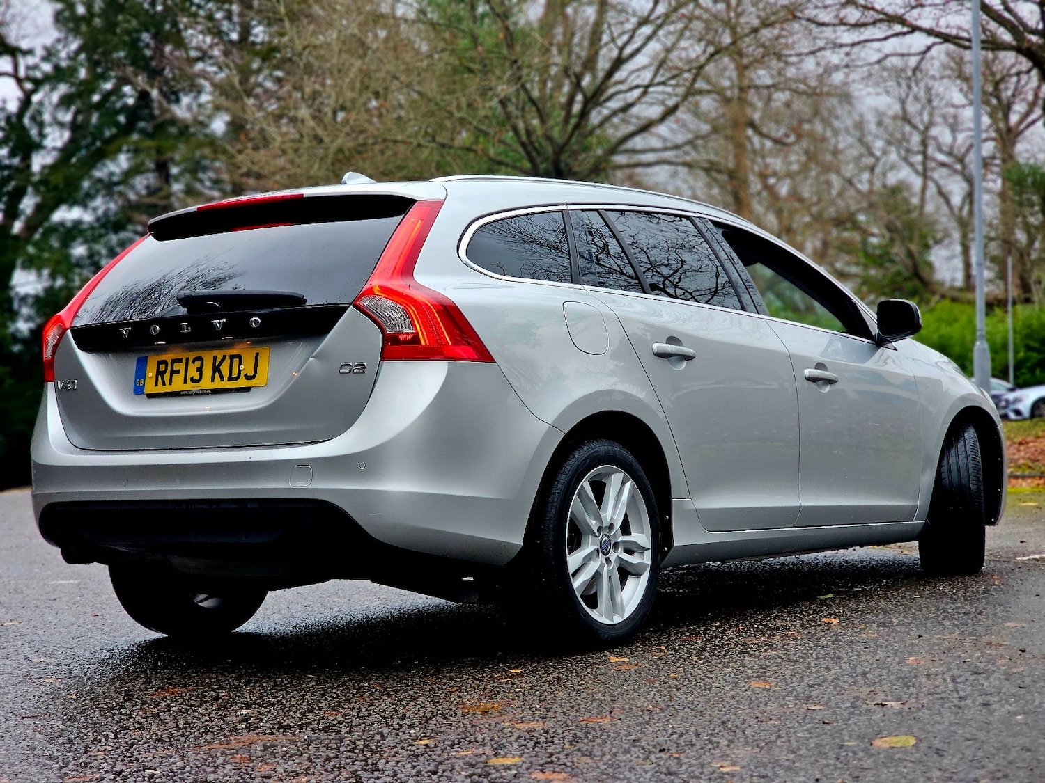 Used Volvo V60 2013 for sale - 76897209: Photo 2
