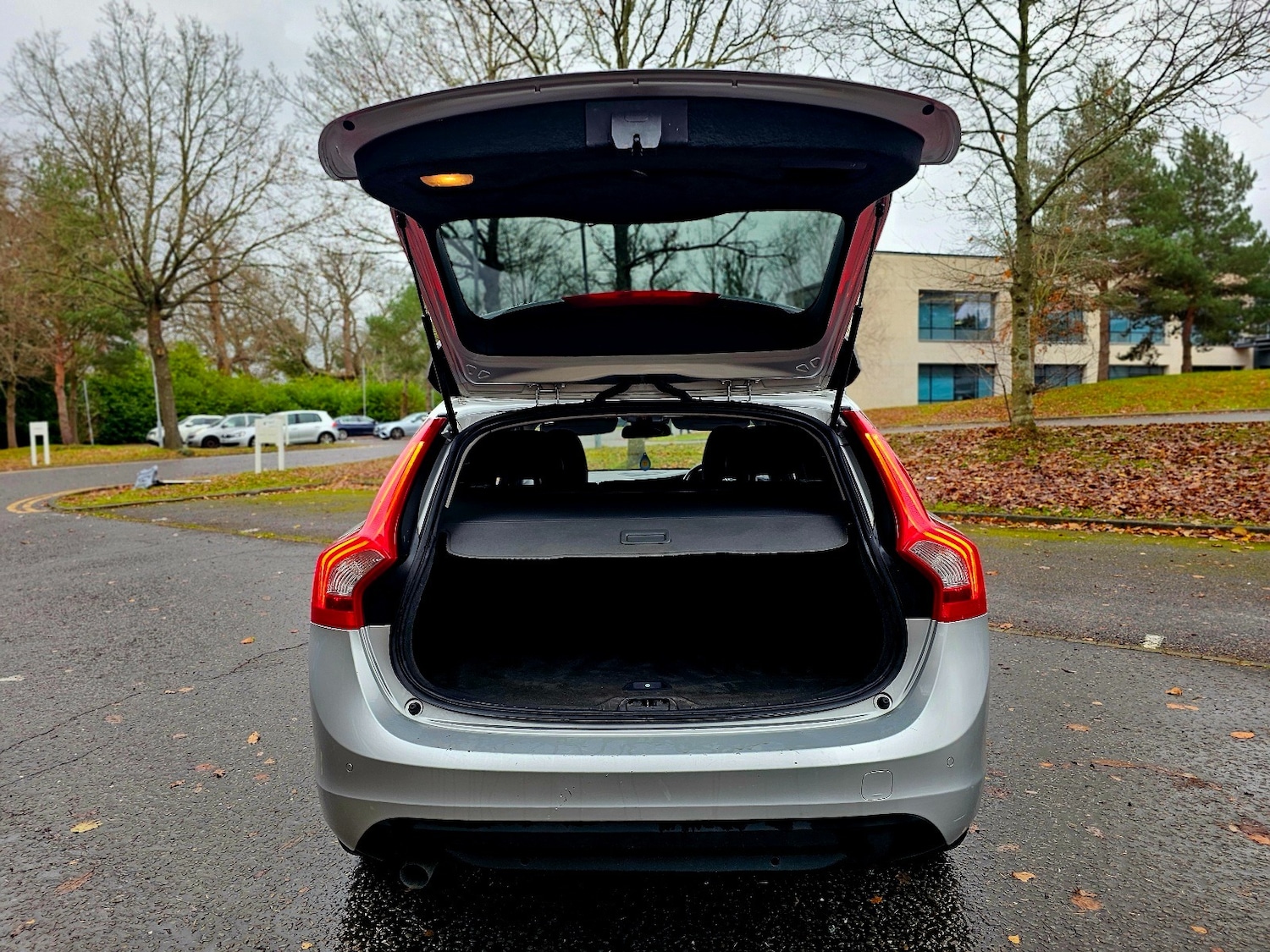 Used Volvo V60 2013 for sale - 76897209: Photo 6