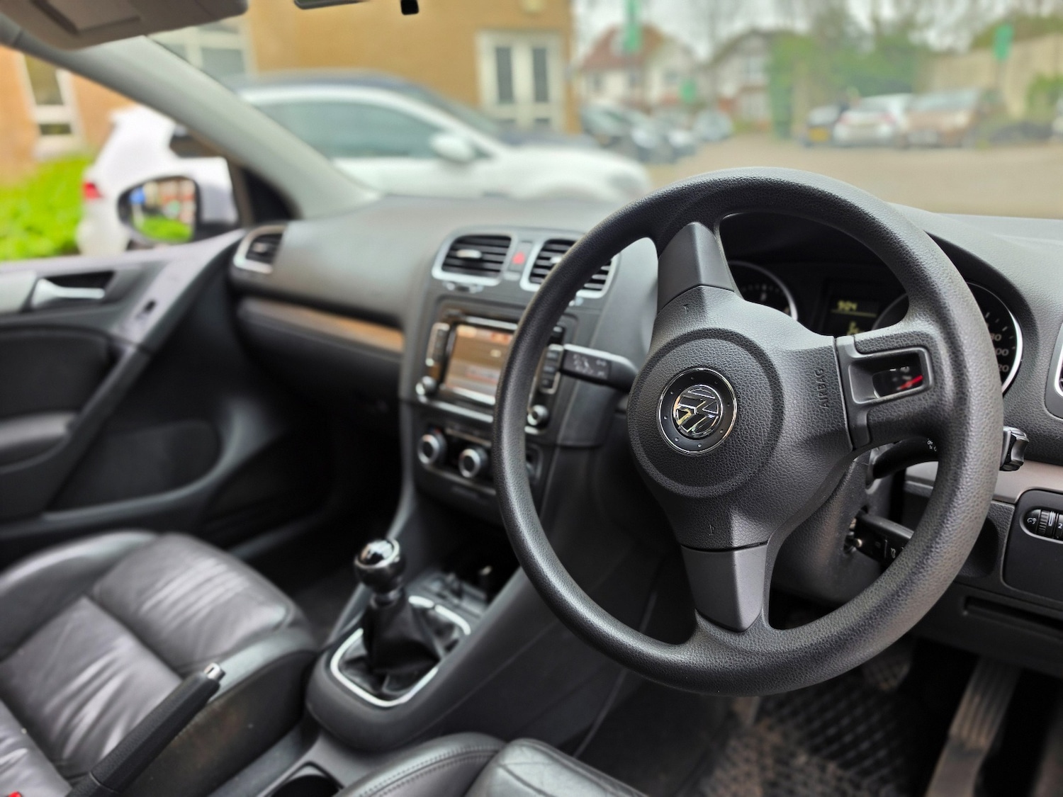 Used Volkswagen Golf 2010 for sale - 77994996: Photo 6