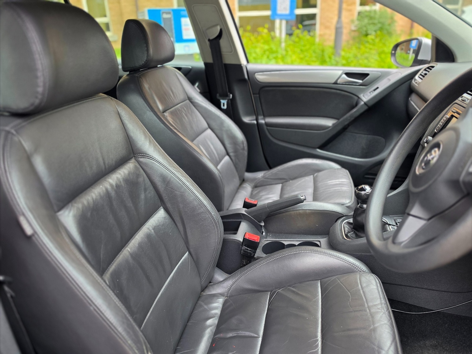 Used Volkswagen Golf 2010 for sale - 77994996: Photo 7