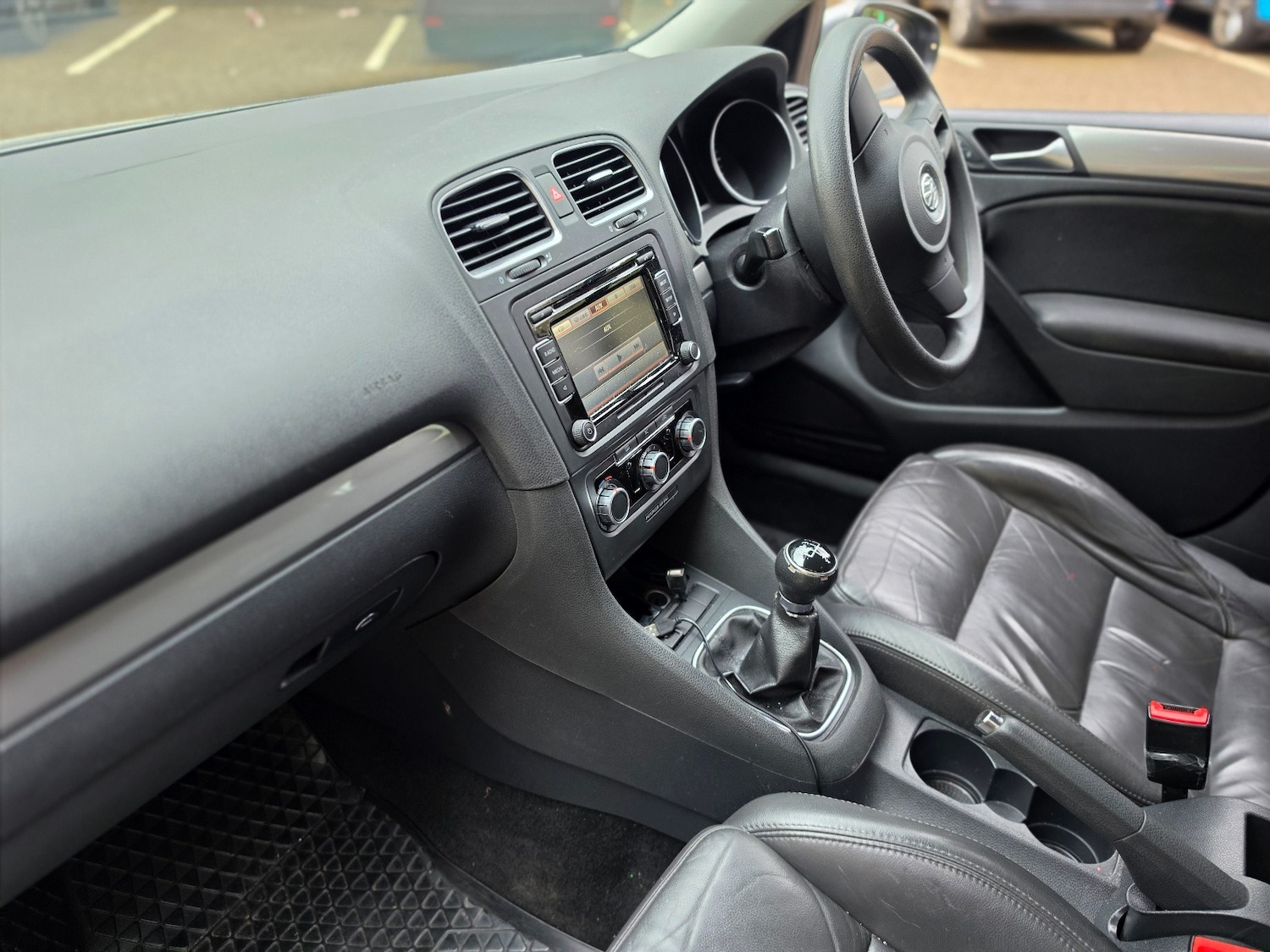 Used Volkswagen Golf 2010 for sale - 77994996: Photo 8