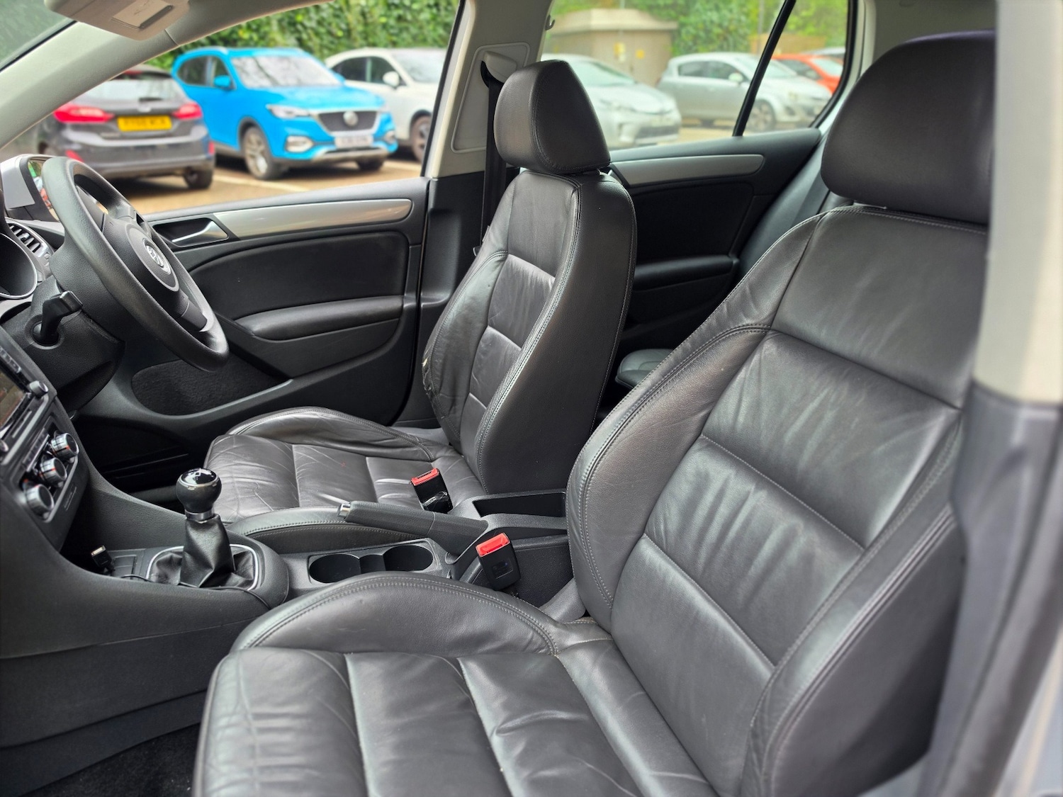 Used Volkswagen Golf 2010 for sale - 77994996: Photo 9