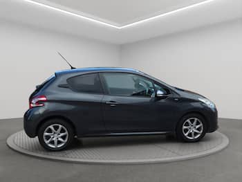 Used Peugeot 208 2014 for sale - 79399611: Photo