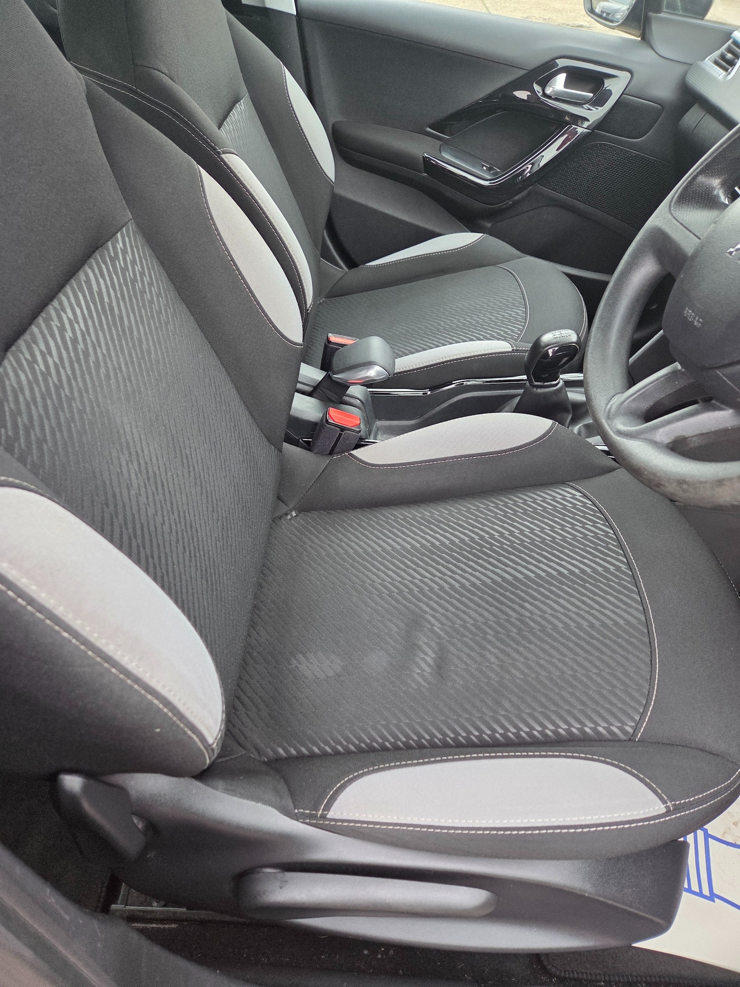 Used Peugeot 2008 2017 for sale - 78139447: Photo 3