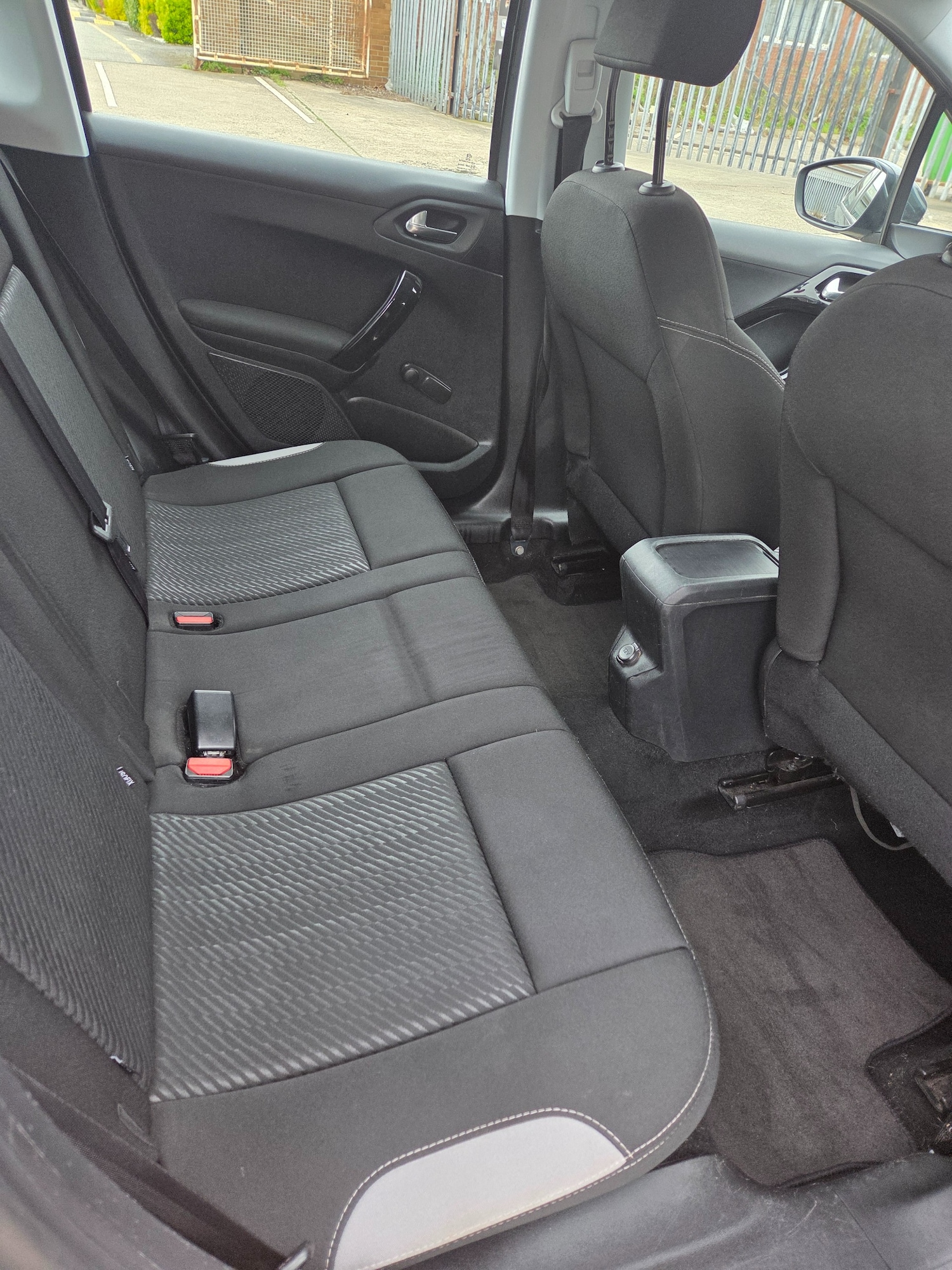 Used Peugeot 2008 2017 for sale - 78139447: Photo 6