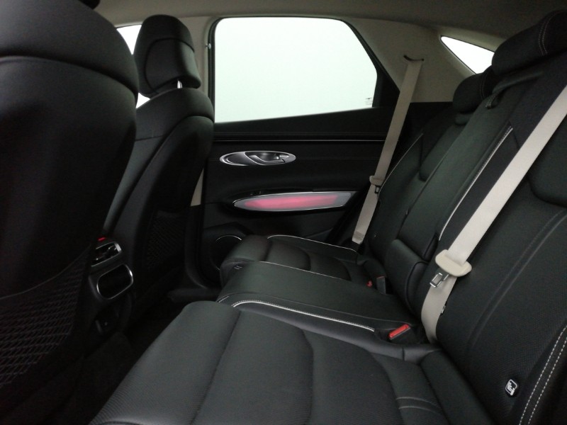 Used Genesis GV70 2023 for sale - 77289878: Photo 6