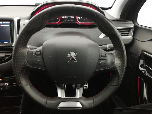 Used Peugeot 2008 2019 for sale - 76233448: Photo 11