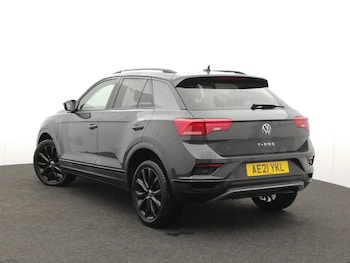 Used Volkswagen T-Roc 2021 for sale - 76498120: Photo