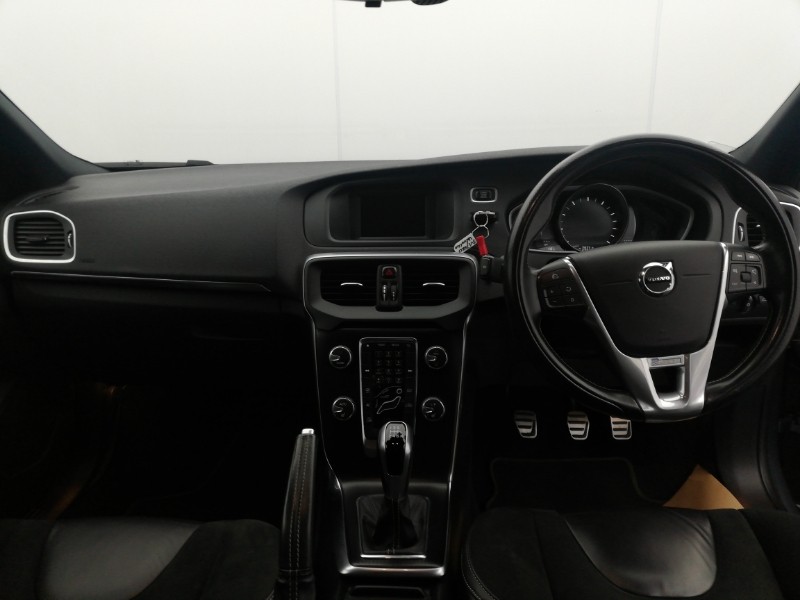 Used Volvo V40 2017 for sale - 76475567: Photo 2