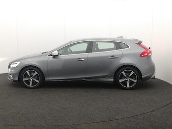 Used Volvo V40 2017 for sale - 76475567: Photo