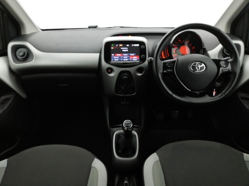 Used Toyota AYGO 2017 for sale - 77664154: Photo 2