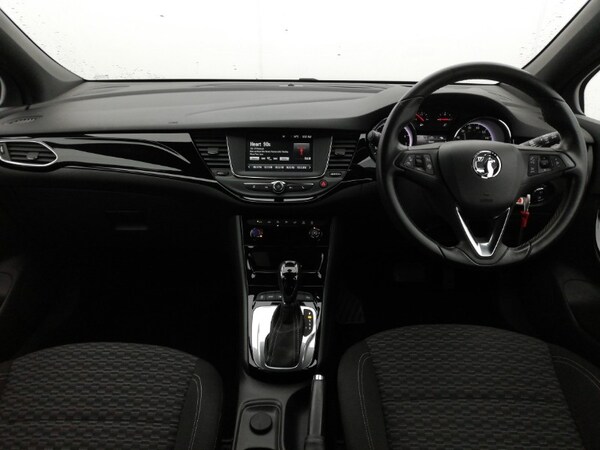 Used Vauxhall Astra 2017 for sale - 76244251: Photo 2