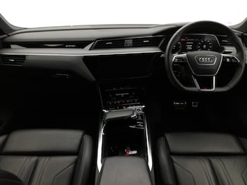 Used Audi Q8 2023 for sale - 78910363: Photo