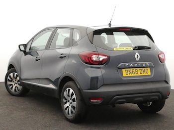 Used Renault Captur 2018 for sale - 78133036: Photo