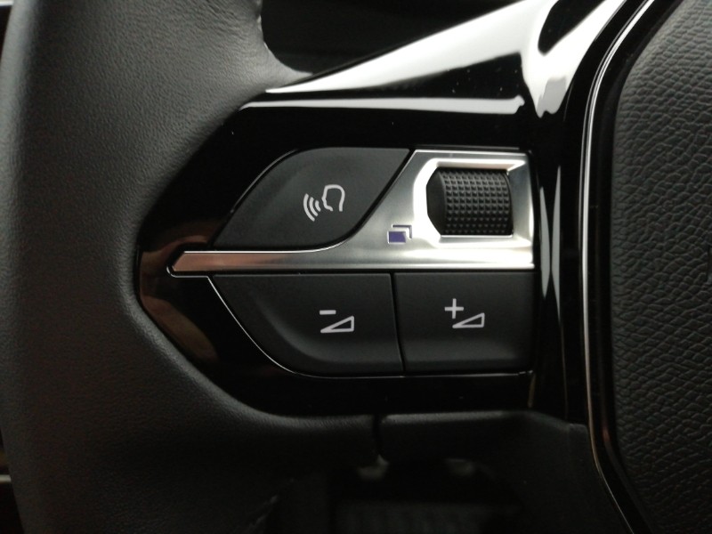 Used Peugeot 2008 2023 for sale - 76414629: Photo 13