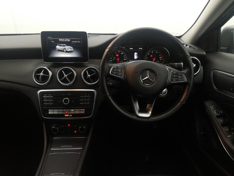 Used Mercedes-Benz GLA 2018 for sale - 77160338: Photo 2