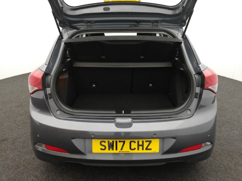 Used Hyundai i20 2017 for sale - 76397588: Photo 8