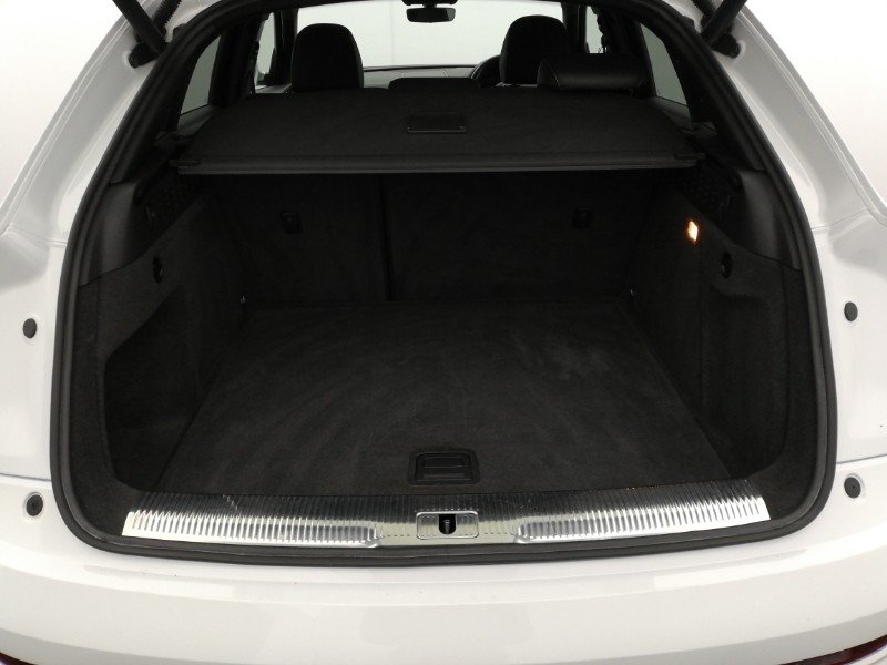 Used Audi Q3 2016 for sale - 77252496: Photo 8